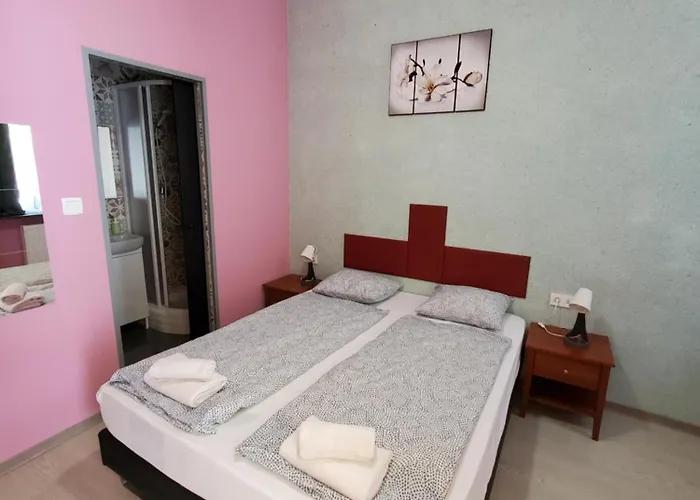 Klauzal Party Apartman *